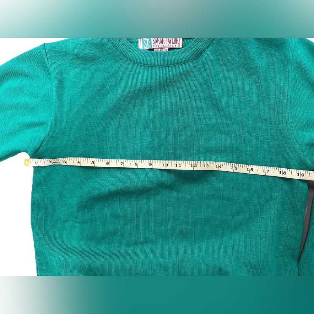 Vintage 2 Piece Green knit skirt Set (has stretch!) - Picture 3 of 6
